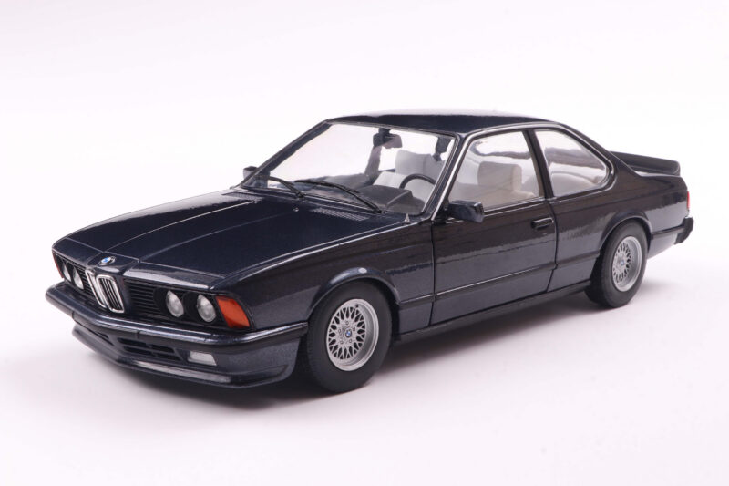 BMW 635 CSI 1984 Macau Blue - 1:18 Solido S1810306