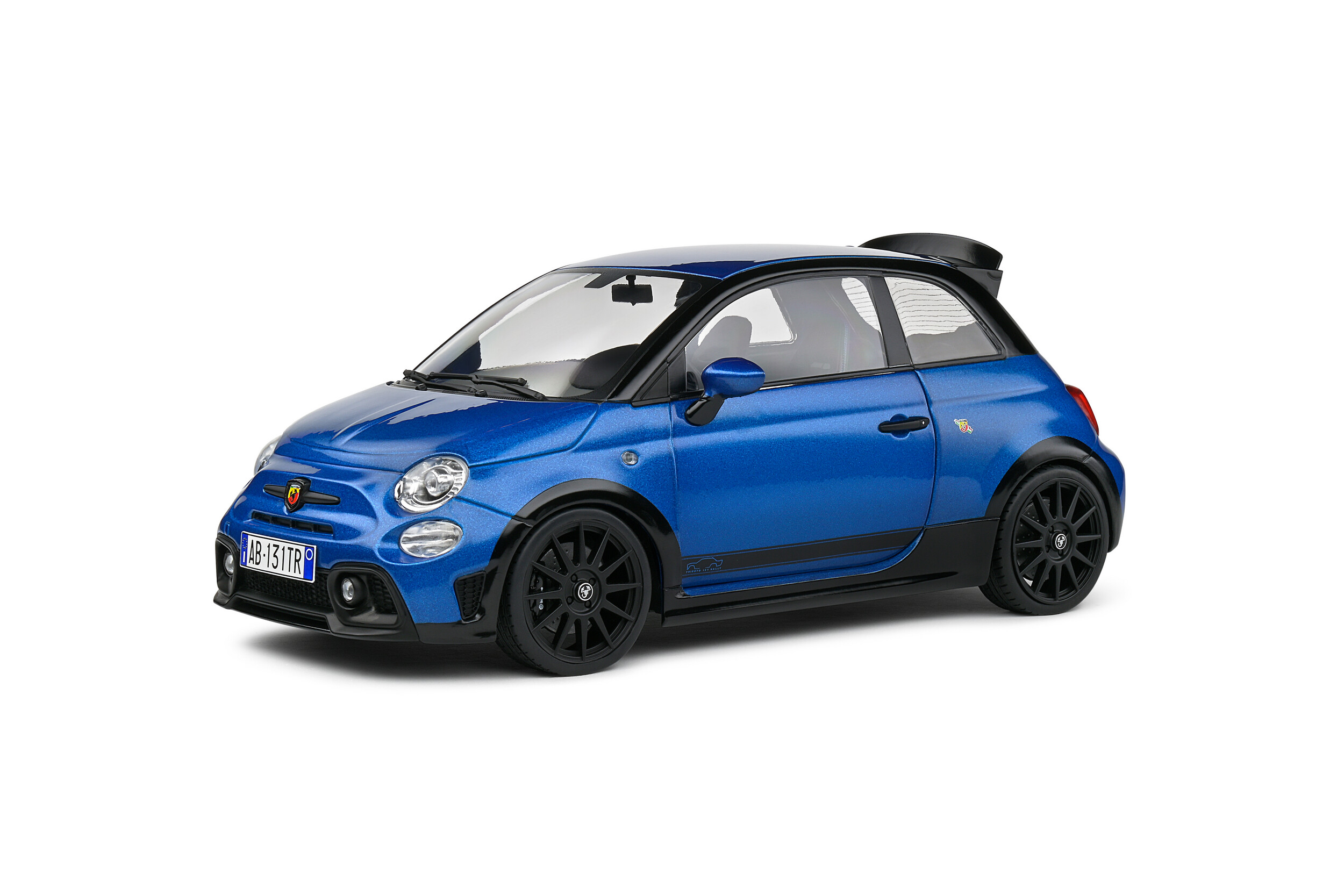 Abarth 695 Tributo 131 Rally (2022) : une édition limitée qui rend hommage à une légende du rallye