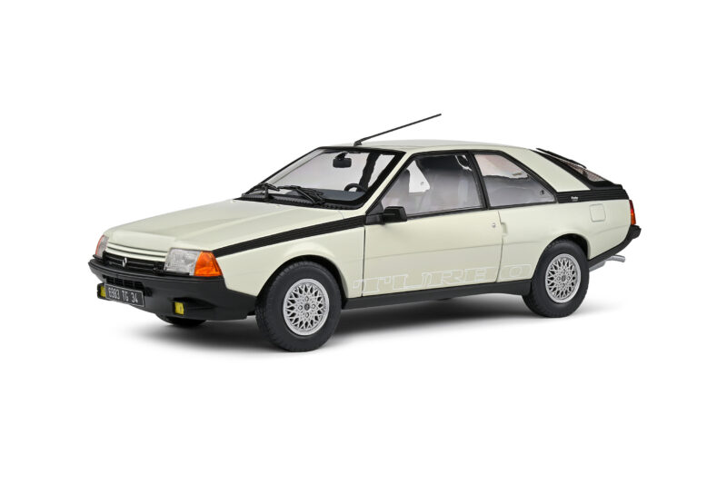 1:18 RENAULT Fuego Turbo 1985 Blanc Panda - Solido S1806405