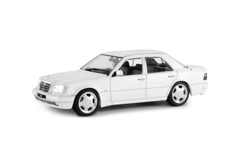 MERCEDES (W124) E60 AMG 1994 - 1:43 Solido S4313205
