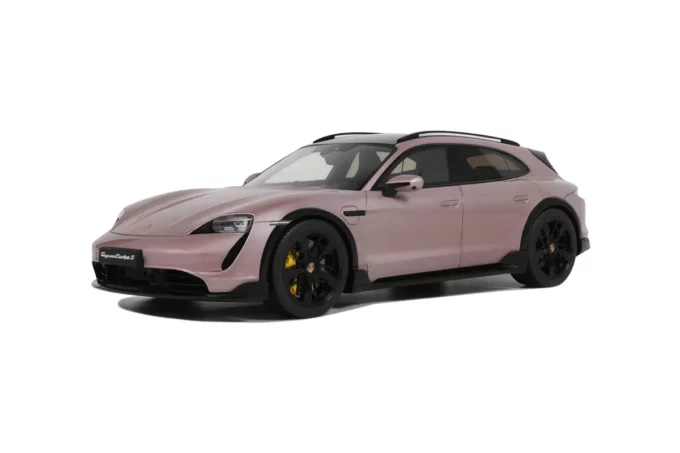 PORSCHE Taycan Turbo S Cross Turismo 2022 Rose - 1:18 GT Spirit GT440