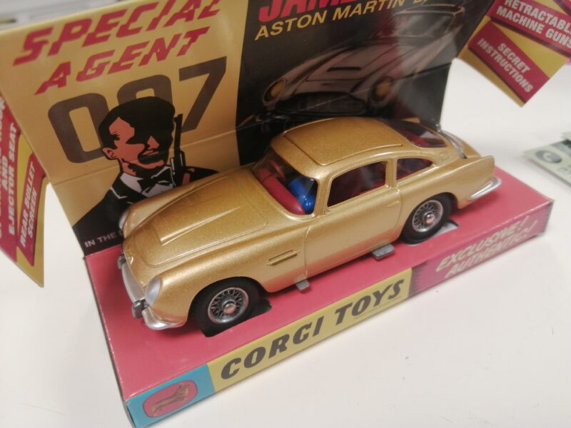 Aston Martin DB5 James Bond - 1:46 Corgi