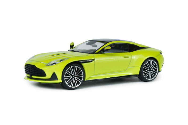ASTON MARTIN DB12 2023 Lime Essence - 1:43 Solido S4315703