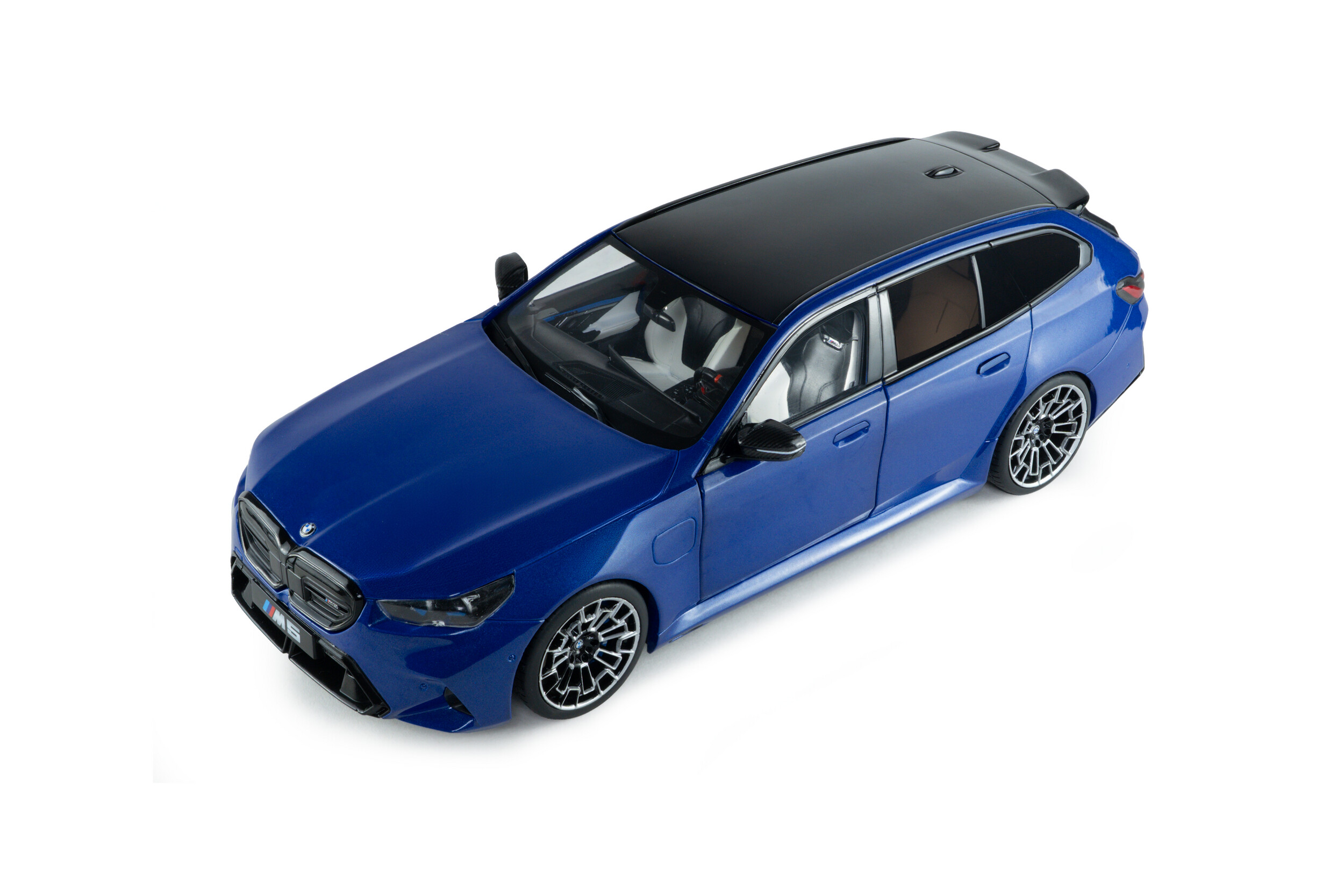 BMW M5 TOURING 2024 Marina Bay Blue - 1:18 Solido S1814801 – Image 3