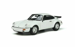 PORSCHE 911 (930) SC RS Grand Prix - 1:18 GT Spirit GT320