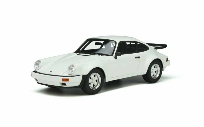 PORSCHE 911 (930) SC RS Grand Prix - 1:18 GT Spirit GT320
