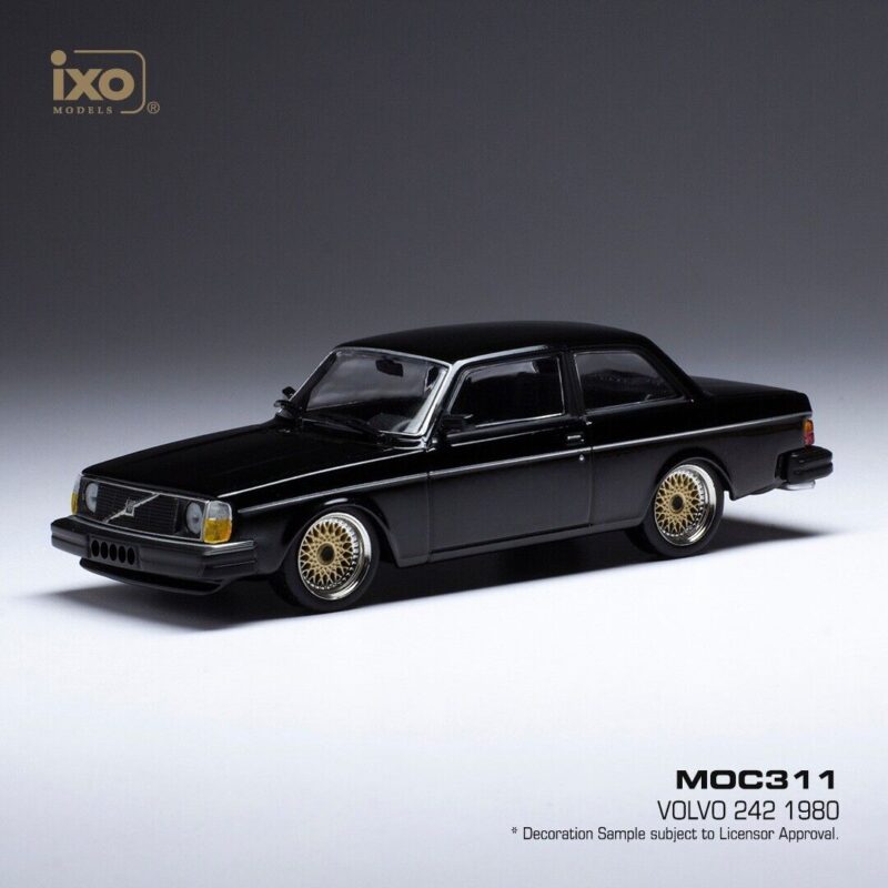 VOLVO 242 1980 Black - 1:43 IXO MOC311