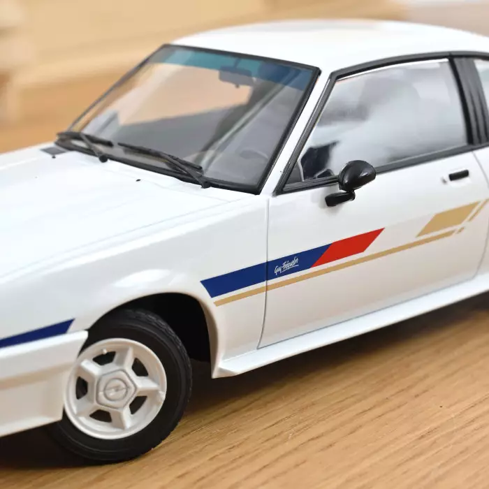 OPEL Manta Guy Frequelin 1984 Blanc - 1:18 Norev 183305 – Image 3