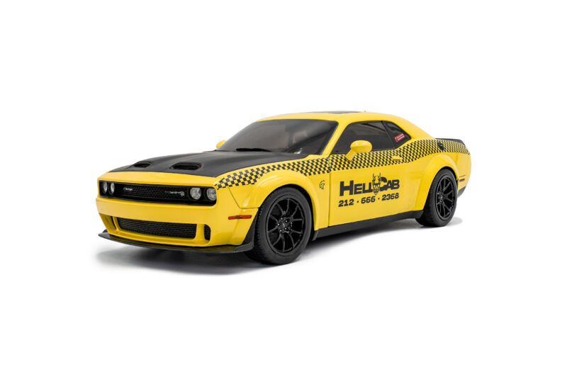 DODGE Challenger SRT Hellcat Redeye Widebody 2023 NYC Hellcab - 1:18 Solido S1805716
