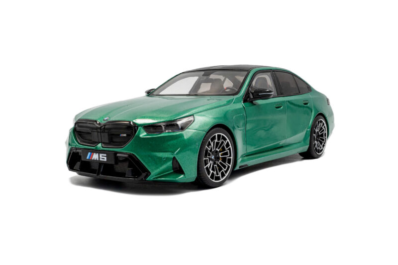 BMW M5 M Isle of Man Green Metallic 2025 - 1:18 Solido S1814701