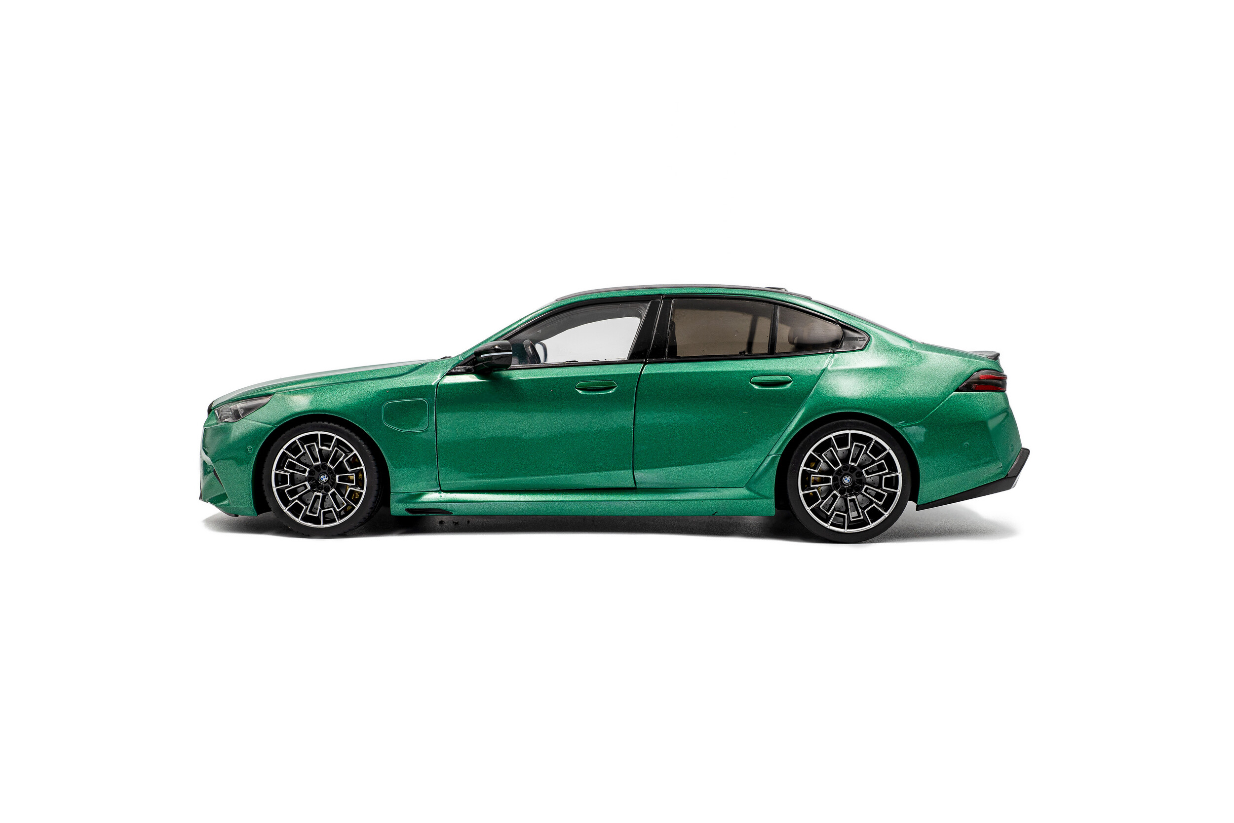 BMW M5 M Isle of Man Green Metallic 2025 - 1:18 Solido S1814701 – Image 4